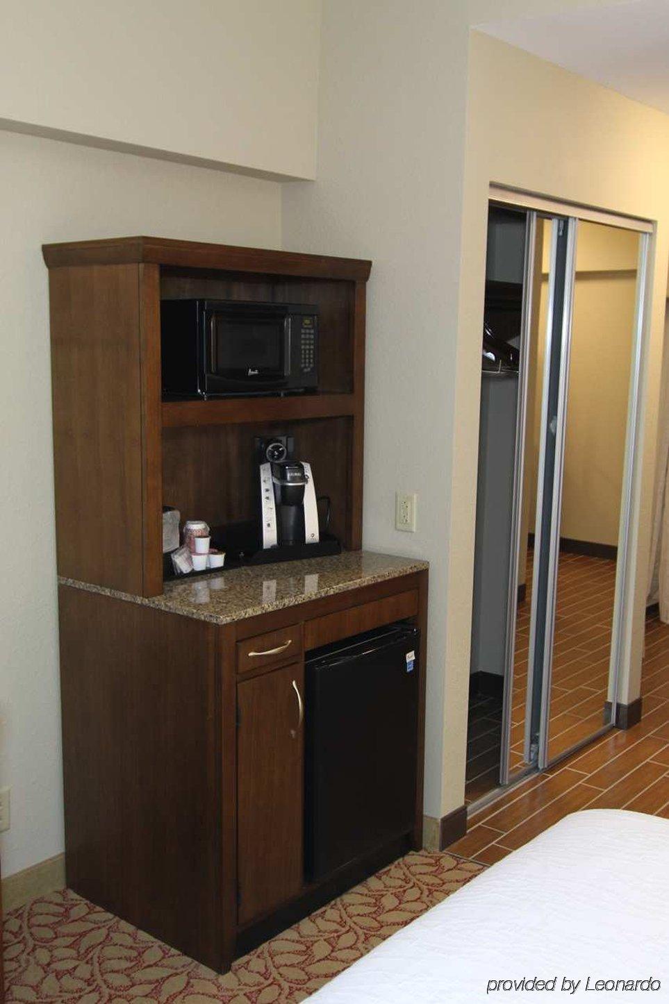 Hilton Garden Inn Пайквил Екстериор снимка