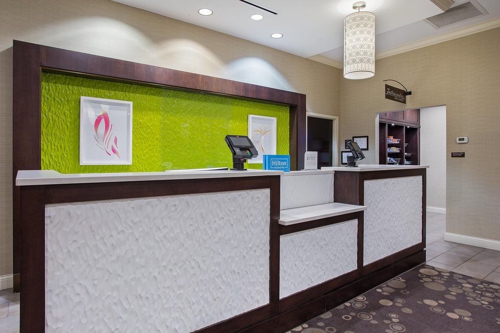Hilton Garden Inn Пайквил Екстериор снимка