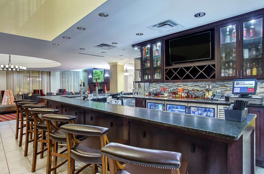 Hilton Garden Inn Пайквил Ресторант снимка